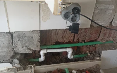 Su kaçağı, tıkanıklık, kombi montajı ve doğalgaz bakımı dahil tüm tesisat sorunlarınızda hızlı, güvenilir ve uygun fiyatlı çözüm için hemen arayın!